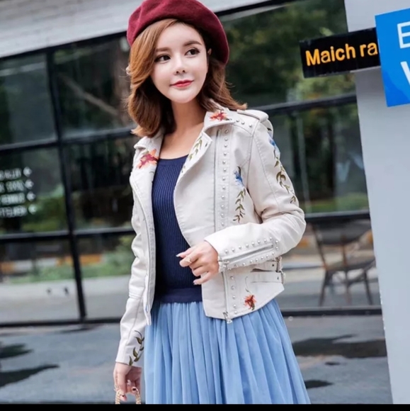 ๐ฆSOLD ๐ฆNWT Embroidered White Jacket Vegan Leather. 12-14 - Picture 3 of 15